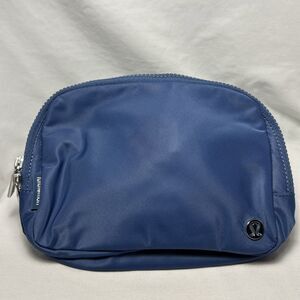 Lululemon Everywhere Belt Bag 1 L Navy